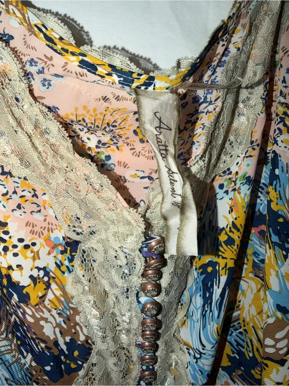 Aratta Silent Journey gorgeous aratta